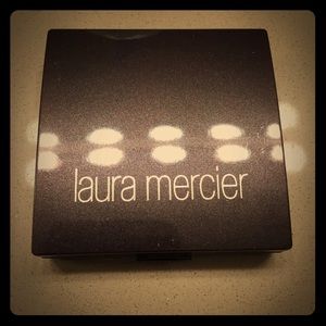 Laura Mercier Mineral Pressed Powder Foundation